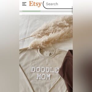 Beige 'DOODLE MOM’ Crewneck
